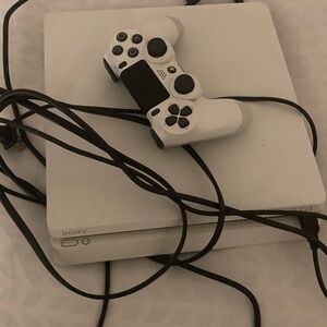 Sony White Console with Controller